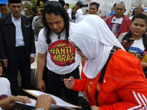 Penandatangan MoU antara Ketum GeNAM dengan Ketum Yayasan Raja Sultan Nusantara