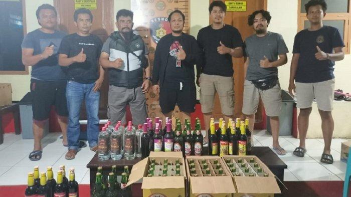 Polisi Sita Ratusan Botol Miras Beralkohol Vodka hingga Anggur Merah di Mamuju