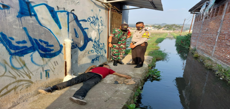 Seorang Pria Ditemukan Tewas di Malang, Diduga Keracunan Miras